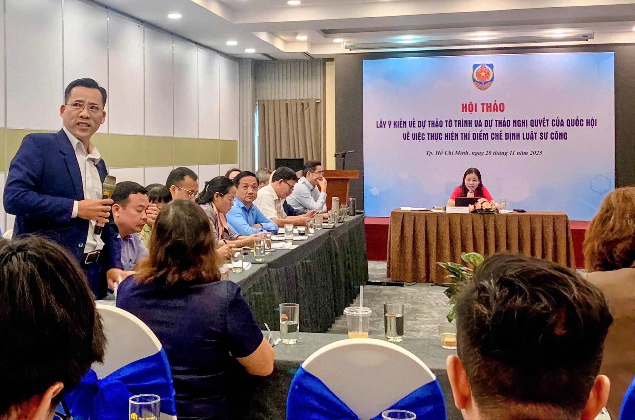 Tham dự hội thảo lấy ý kiến liên quan đến dự thảo Tờ trình và dự thảo Nghị quyết của Quốc hội về việc thực hiện thí điểm chế định luật sư công